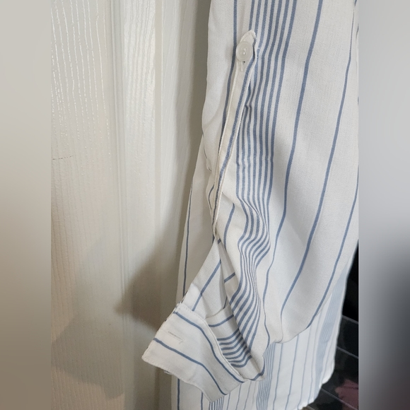 Tobi Striped V-Neck Tunic, Blue and White, Size US M - Picture 4 of 7